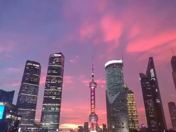 Rosy Clouds in Shanghai